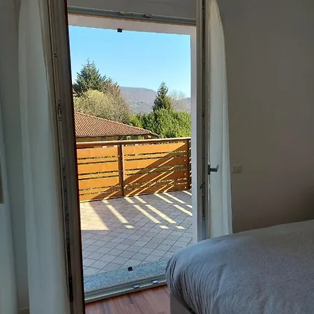 Incantevole Con Piscina E Vista Monti Apartament